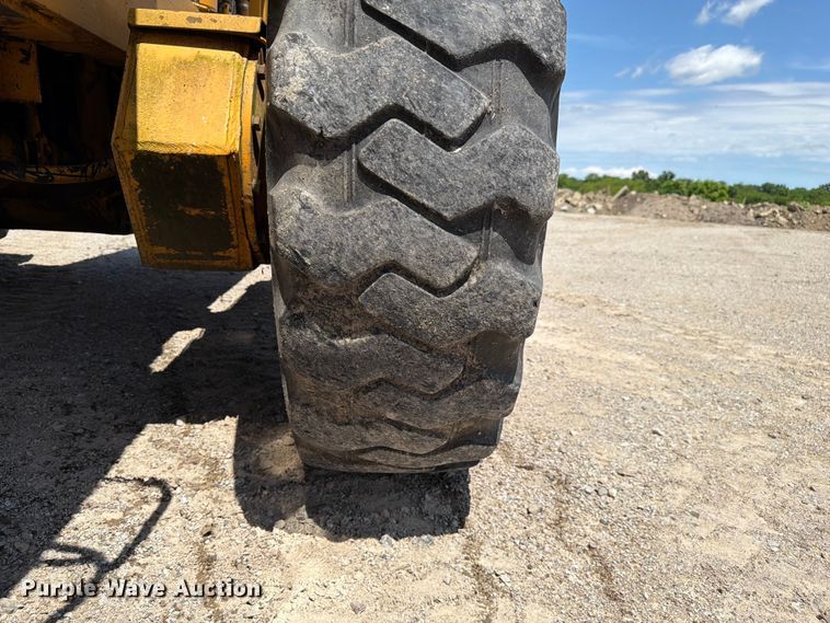 image for item FC3135 1984 Champion D-565T motor grader
