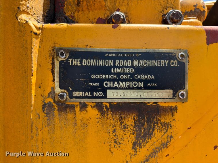 image for item FC3135 1984 Champion D-565T motor grader