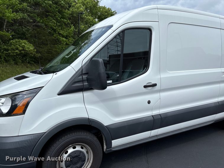 image for item FC5671 2017 Ford Transit 150 van