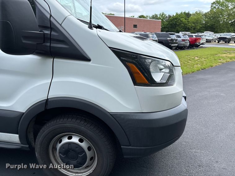 image for item FC5671 2017 Ford Transit 150 van