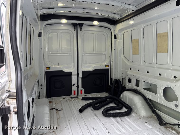 image for item FC5671 2017 Ford Transit 150 van