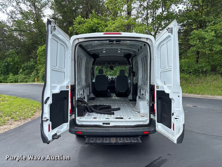 image for item FC5671 2017 Ford Transit 150 van