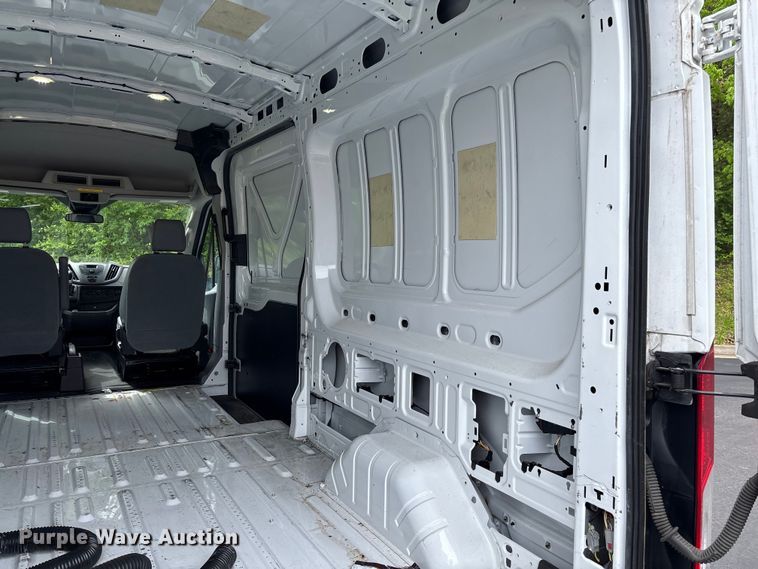 image for item FC5671 2017 Ford Transit 150 van