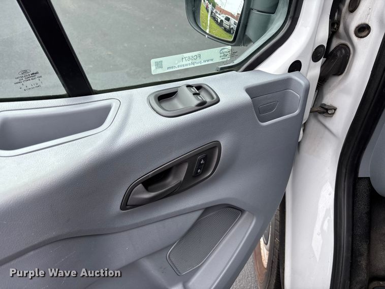 image for item FC5671 2017 Ford Transit 150 van