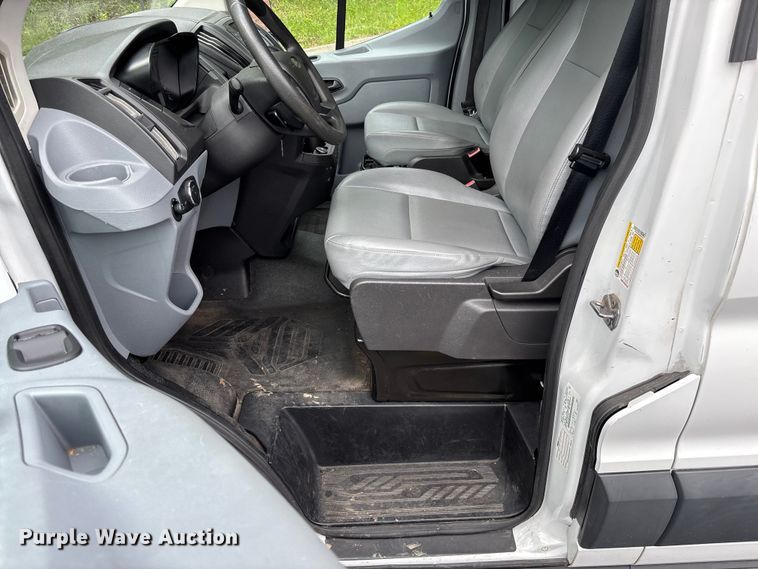 image for item FC5671 2017 Ford Transit 150 van