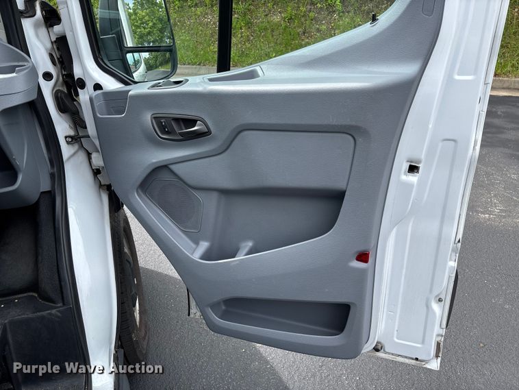 image for item FC5671 2017 Ford Transit 150 van