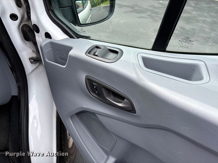 image for item FC5671 2017 Ford Transit 150 van