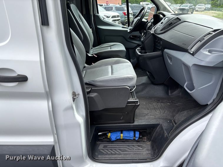 image for item FC5671 2017 Ford Transit 150 van