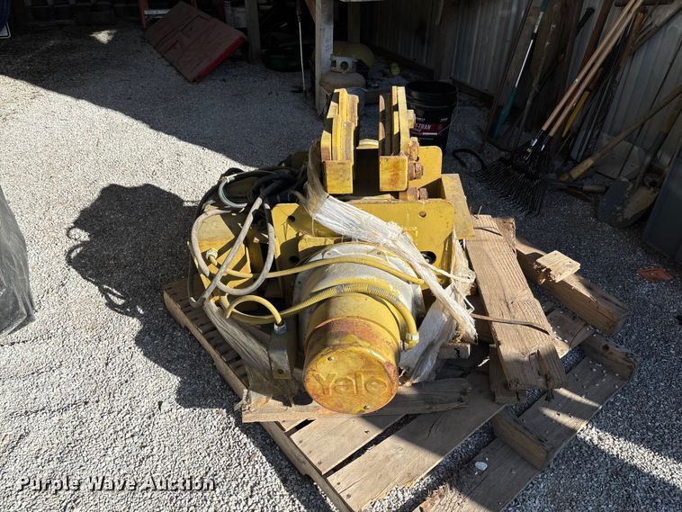image for item FC5829 Yale CEW3-22PT37S2 hoist