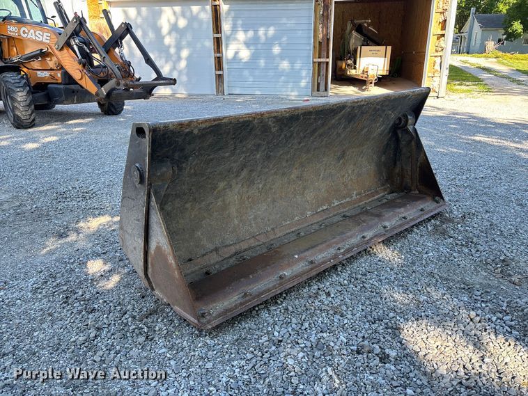 image for item FC5833 CNH TLB four-in-one backhoe bucket