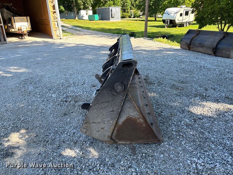 image for item FC5833 CNH TLB four-in-one backhoe bucket
