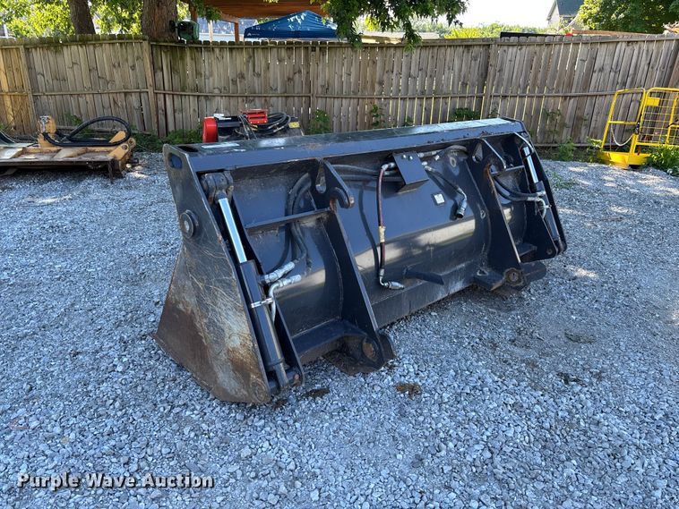image for item FC5833 CNH TLB four-in-one backhoe bucket