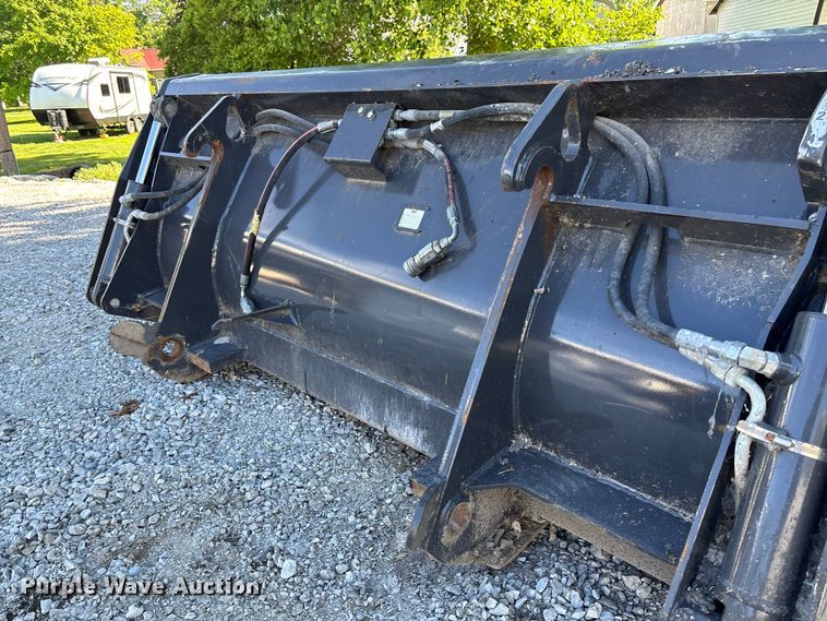 image for item FC5833 CNH TLB four-in-one backhoe bucket
