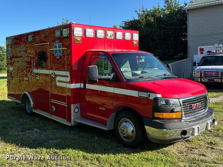image for item FG0399 2015 GMC Savana 4500 ambulance