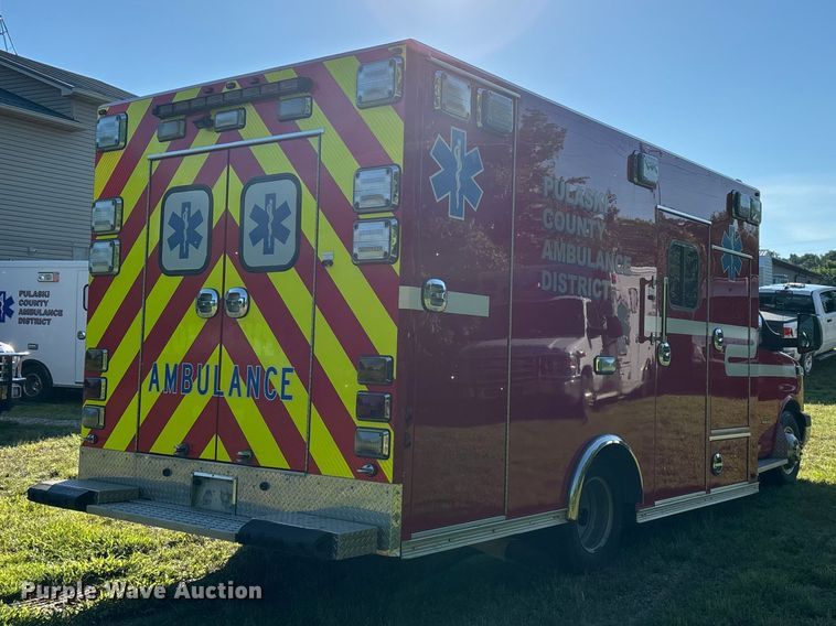 image for item FG0399 2015 GMC Savana 4500 ambulance