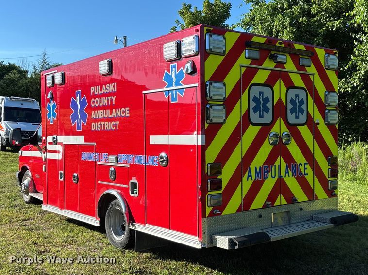 image for item FG0399 2015 GMC Savana 4500 ambulance