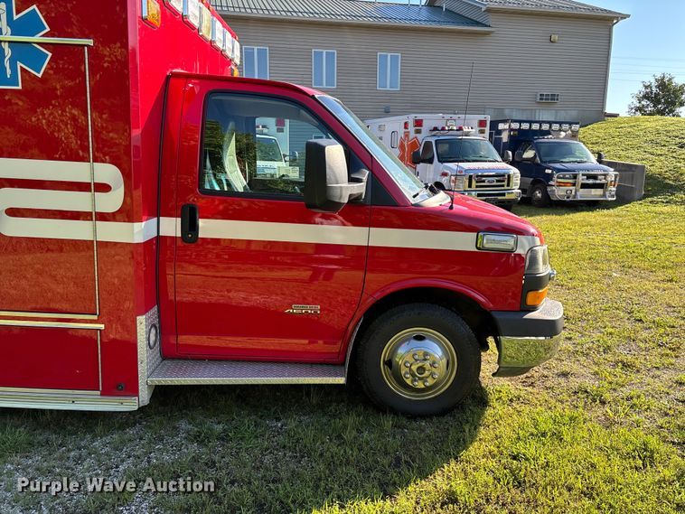 image for item FG0399 2015 GMC Savana 4500 ambulance