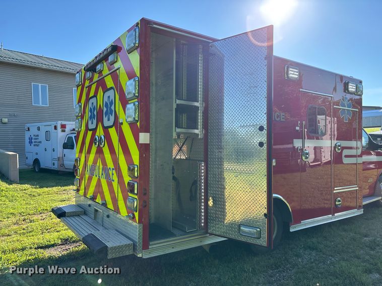 image for item FG0399 2015 GMC Savana 4500 ambulance