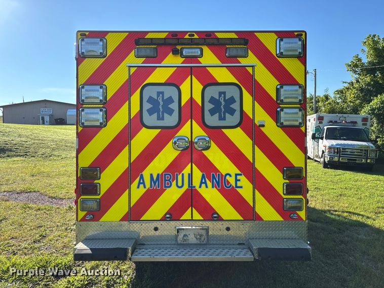 image for item FG0399 2015 GMC Savana 4500 ambulance