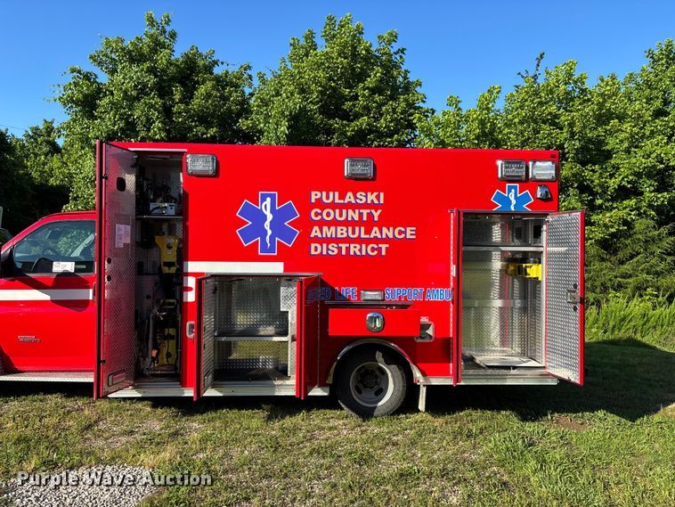 image for item FG0399 2015 GMC Savana 4500 ambulance