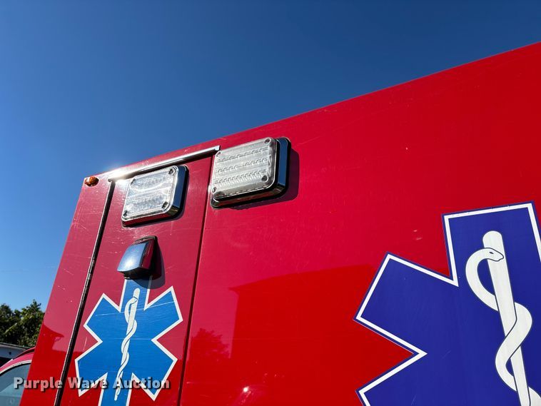 image for item FG0399 2015 GMC Savana 4500 ambulance