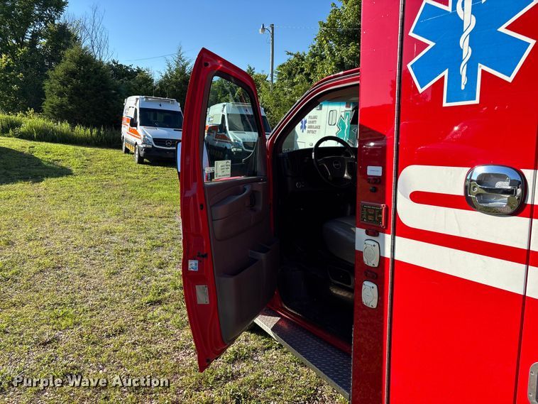 image for item FG0399 2015 GMC Savana 4500 ambulance