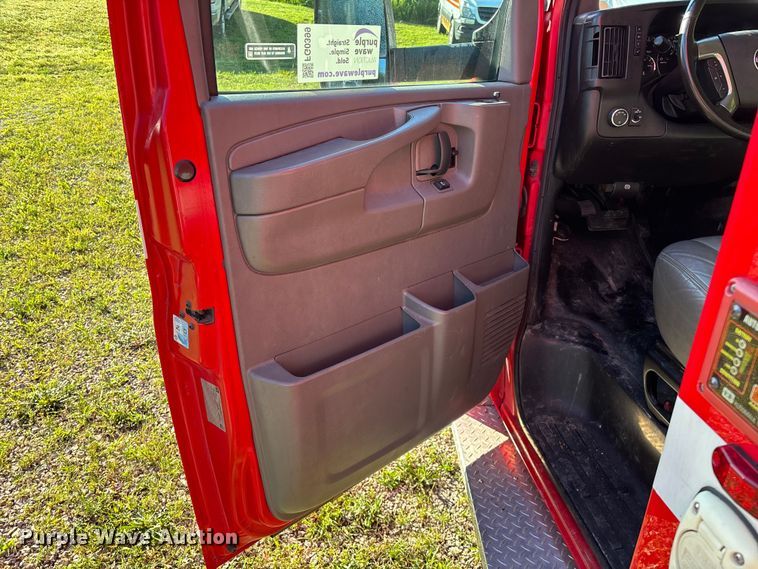 image for item FG0399 2015 GMC Savana 4500 ambulance