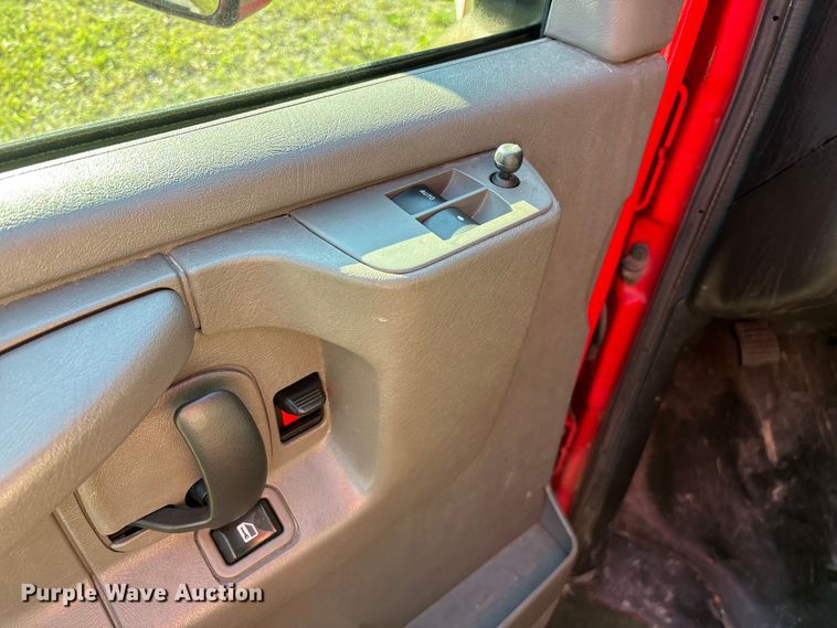 image for item FG0399 2015 GMC Savana 4500 ambulance