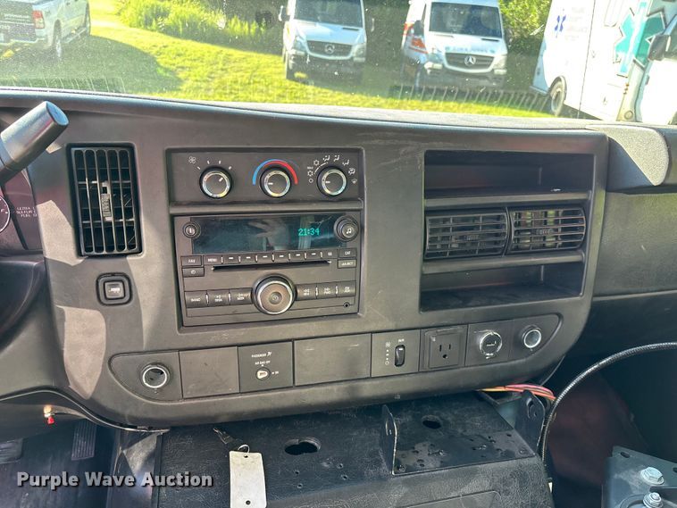 image for item FG0399 2015 GMC Savana 4500 ambulance