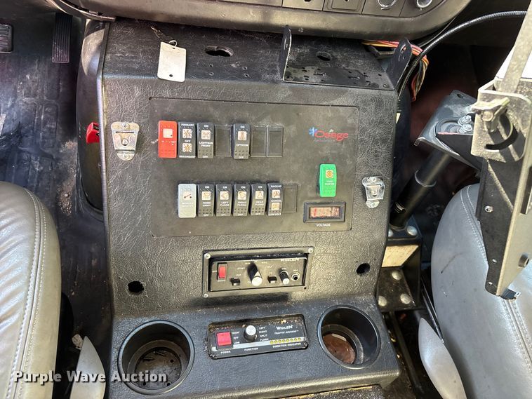 image for item FG0399 2015 GMC Savana 4500 ambulance