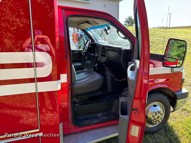 image for item FG0399 2015 GMC Savana 4500 ambulance