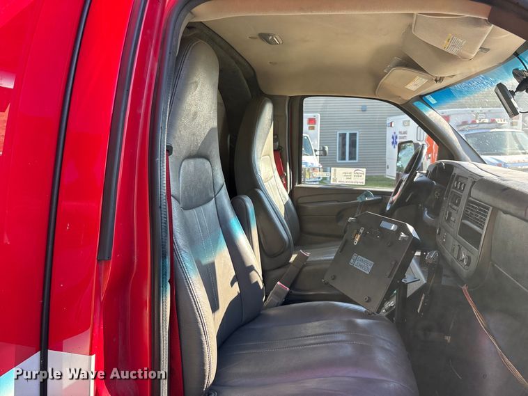 image for item FG0399 2015 GMC Savana 4500 ambulance