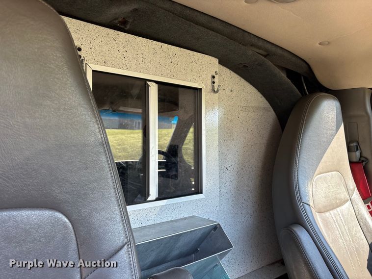 image for item FG0399 2015 GMC Savana 4500 ambulance