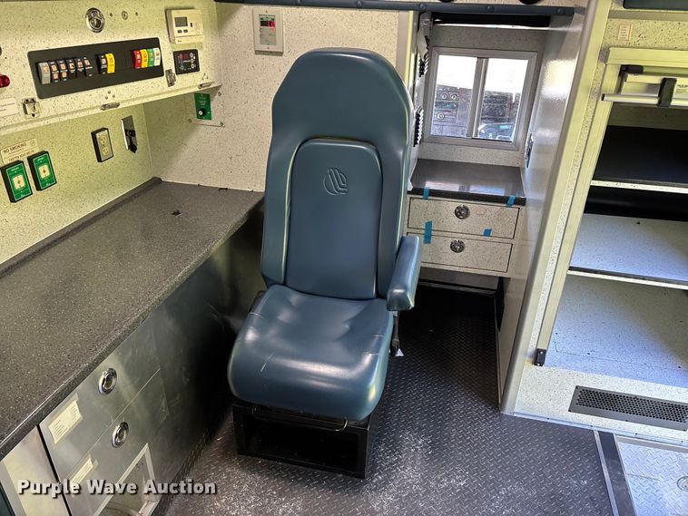 image for item FG0399 2015 GMC Savana 4500 ambulance