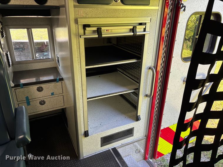 image for item FG0399 2015 GMC Savana 4500 ambulance