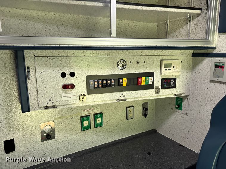 image for item FG0399 2015 GMC Savana 4500 ambulance