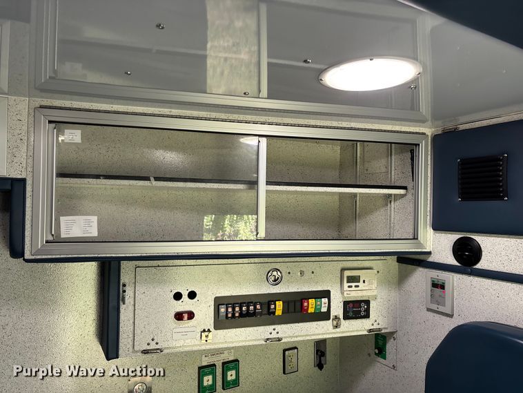 image for item FG0399 2015 GMC Savana 4500 ambulance