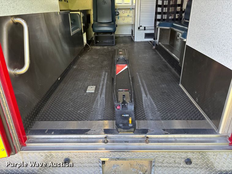 image for item FG0399 2015 GMC Savana 4500 ambulance
