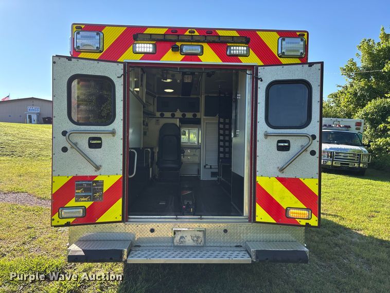 image for item FG0399 2015 GMC Savana 4500 ambulance