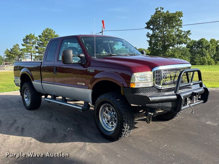 image for item FG0507 2004 Ford F250 Super Duty XLT Ext. Cab pickup truck