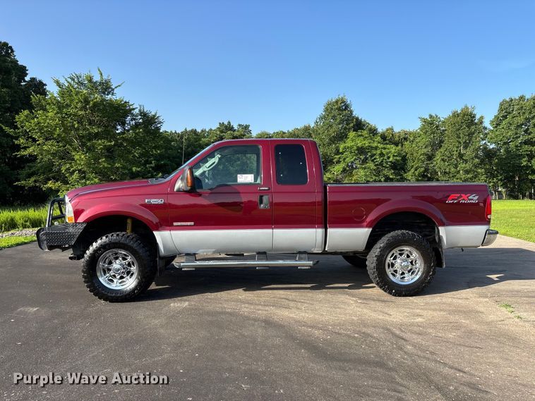 image for item FG0507 2004 Ford F250 Super Duty XLT Ext. Cab pickup truck