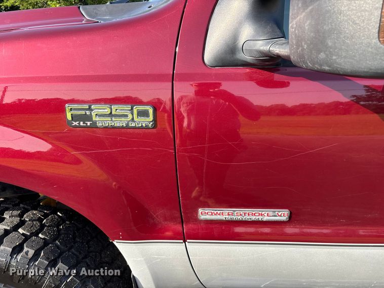 image for item FG0507 2004 Ford F250 Super Duty XLT Ext. Cab pickup truck