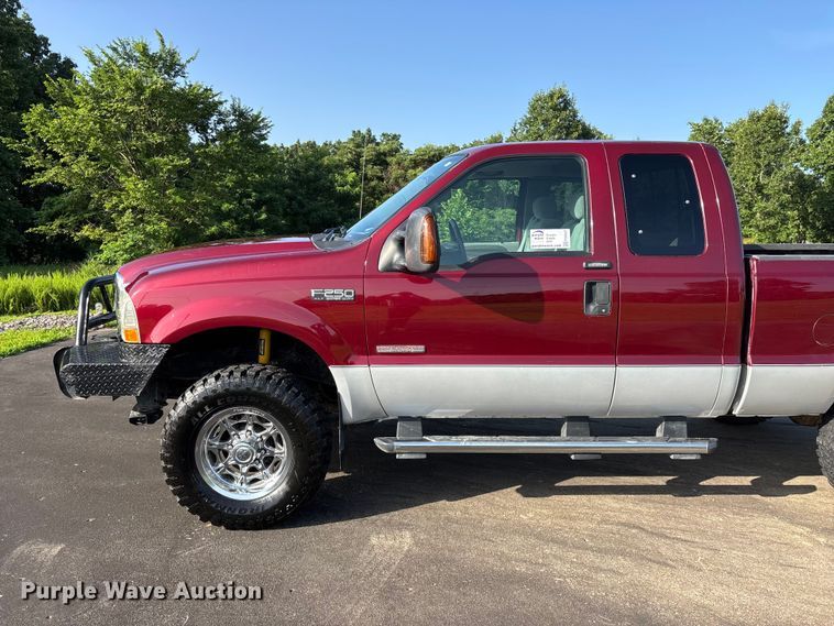 image for item FG0507 2004 Ford F250 Super Duty XLT Ext. Cab pickup truck