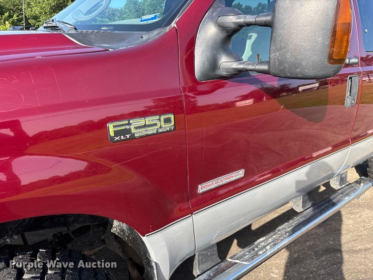 image for item FG0507 2004 Ford F250 Super Duty XLT Ext. Cab pickup truck