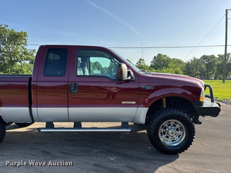 image for item FG0507 2004 Ford F250 Super Duty XLT Ext. Cab pickup truck