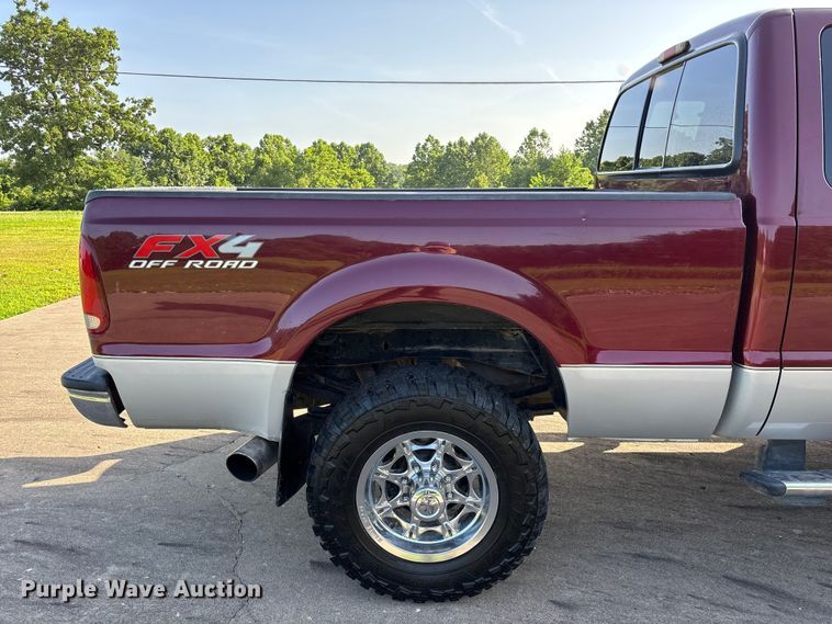 image for item FG0507 2004 Ford F250 Super Duty XLT Ext. Cab pickup truck