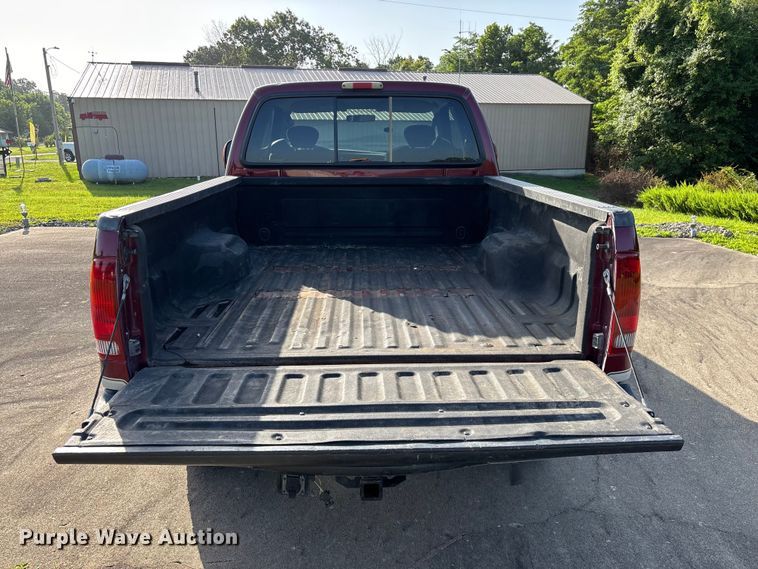 image for item FG0507 2004 Ford F250 Super Duty XLT Ext. Cab pickup truck