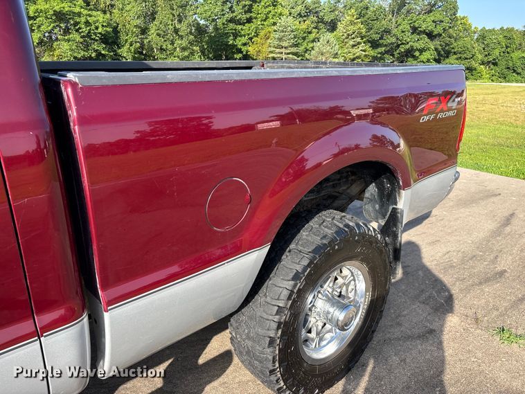 image for item FG0507 2004 Ford F250 Super Duty XLT Ext. Cab pickup truck