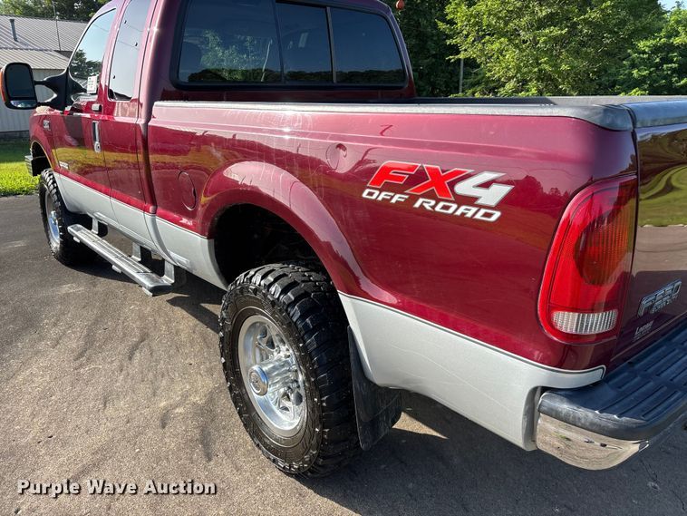 image for item FG0507 2004 Ford F250 Super Duty XLT Ext. Cab pickup truck