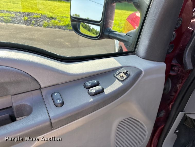 image for item FG0507 2004 Ford F250 Super Duty XLT Ext. Cab pickup truck